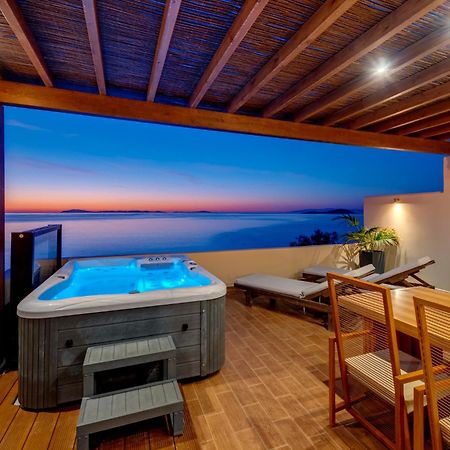 Lalari Beach Suites Vari  Exterior photo