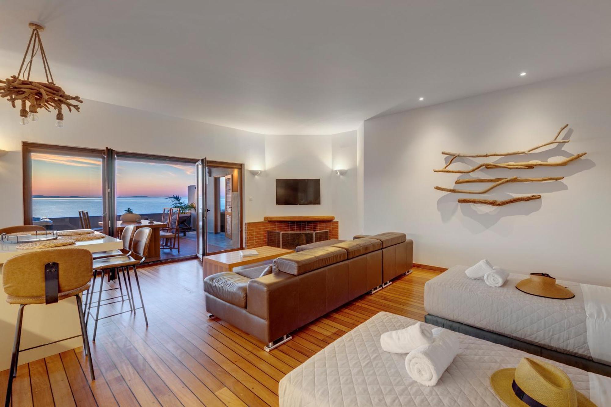 Lalari Beach Suites Vari  Exterior photo