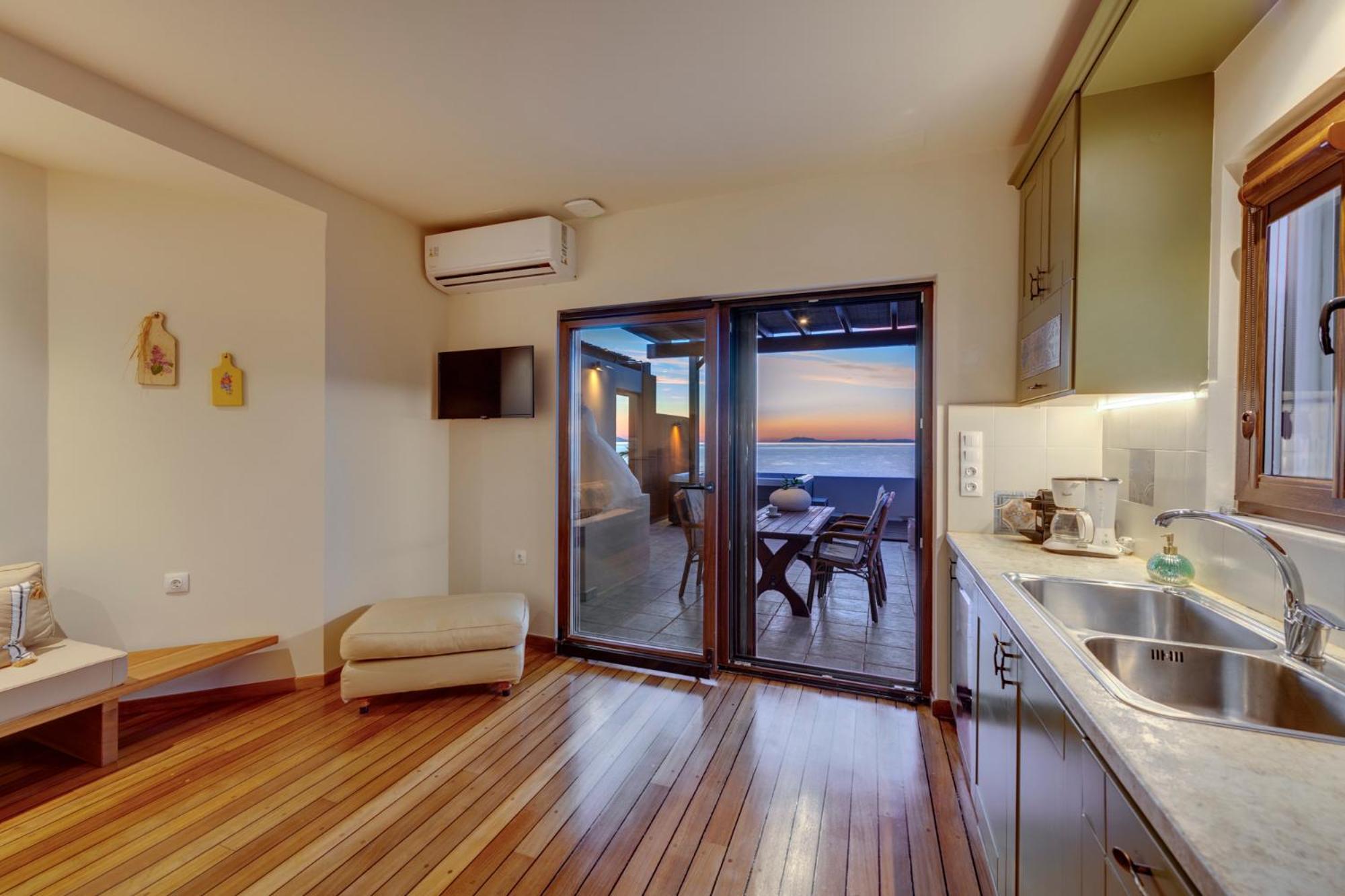 Lalari Beach Suites Vari  Exterior photo