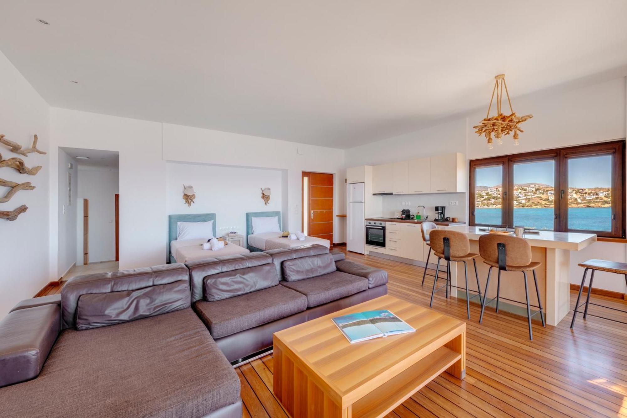 Lalari Beach Suites Vari  Exterior photo