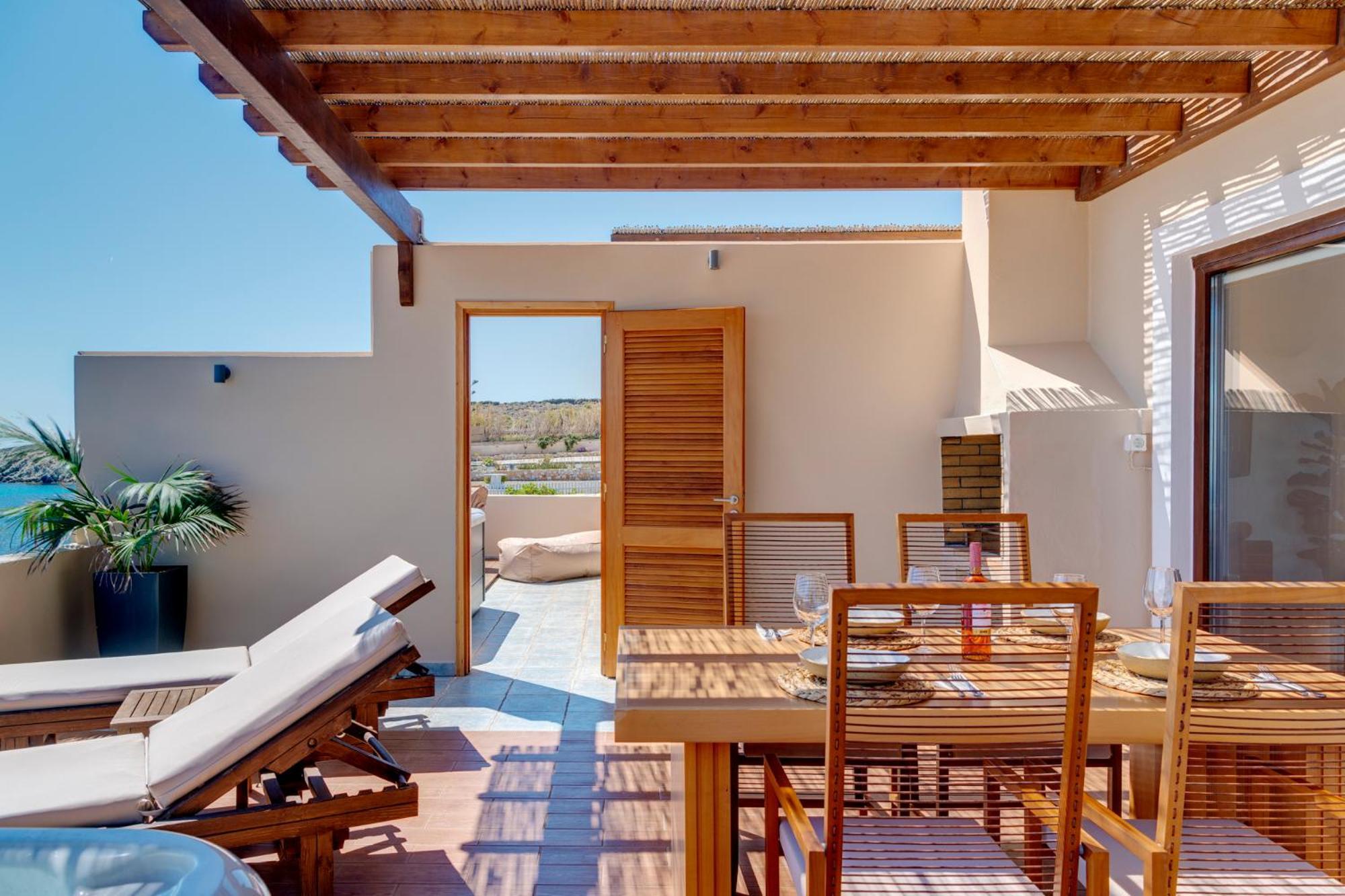 Lalari Beach Suites Vari  Exterior photo