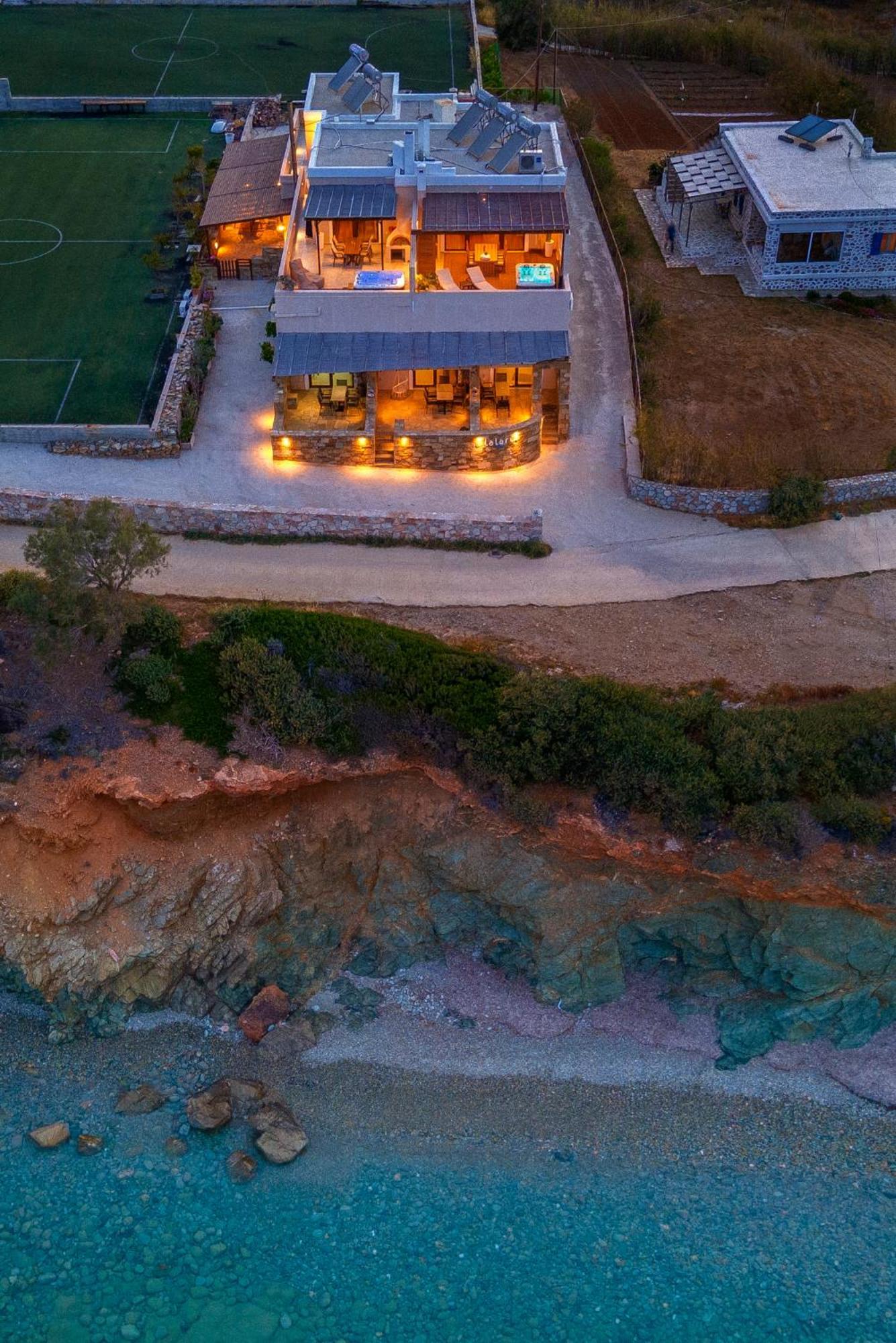 Lalari Beach Suites Vari  Exterior photo