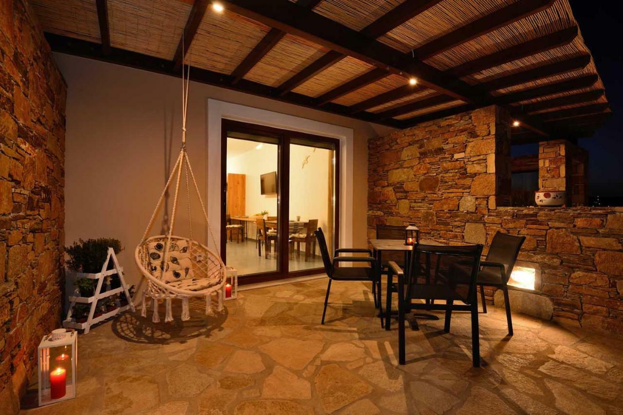 Lalari Beach Suites Vari  Exterior photo