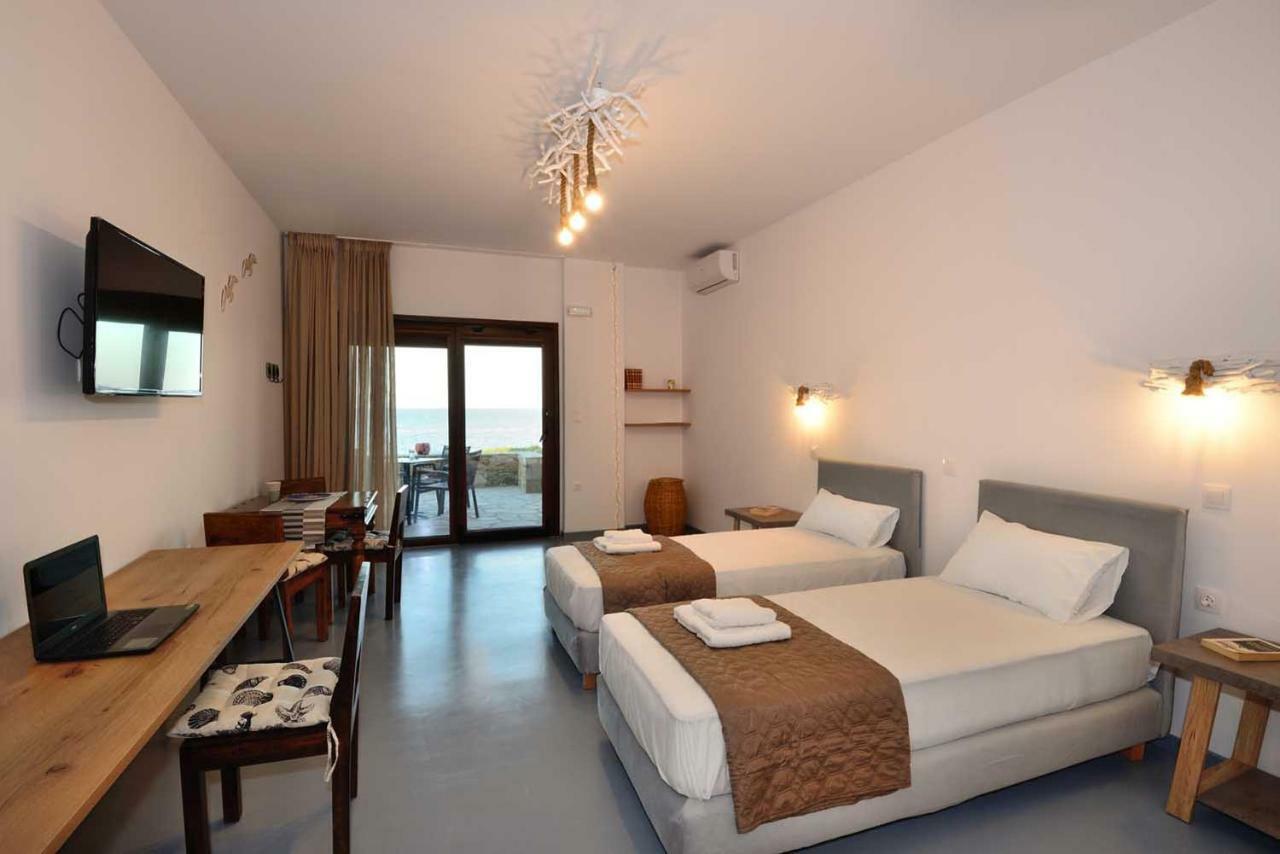 Lalari Beach Suites Vari  Exterior photo