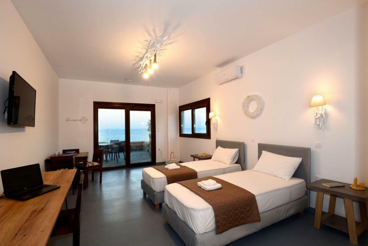 Lalari Beach Suites Vari  Exterior photo