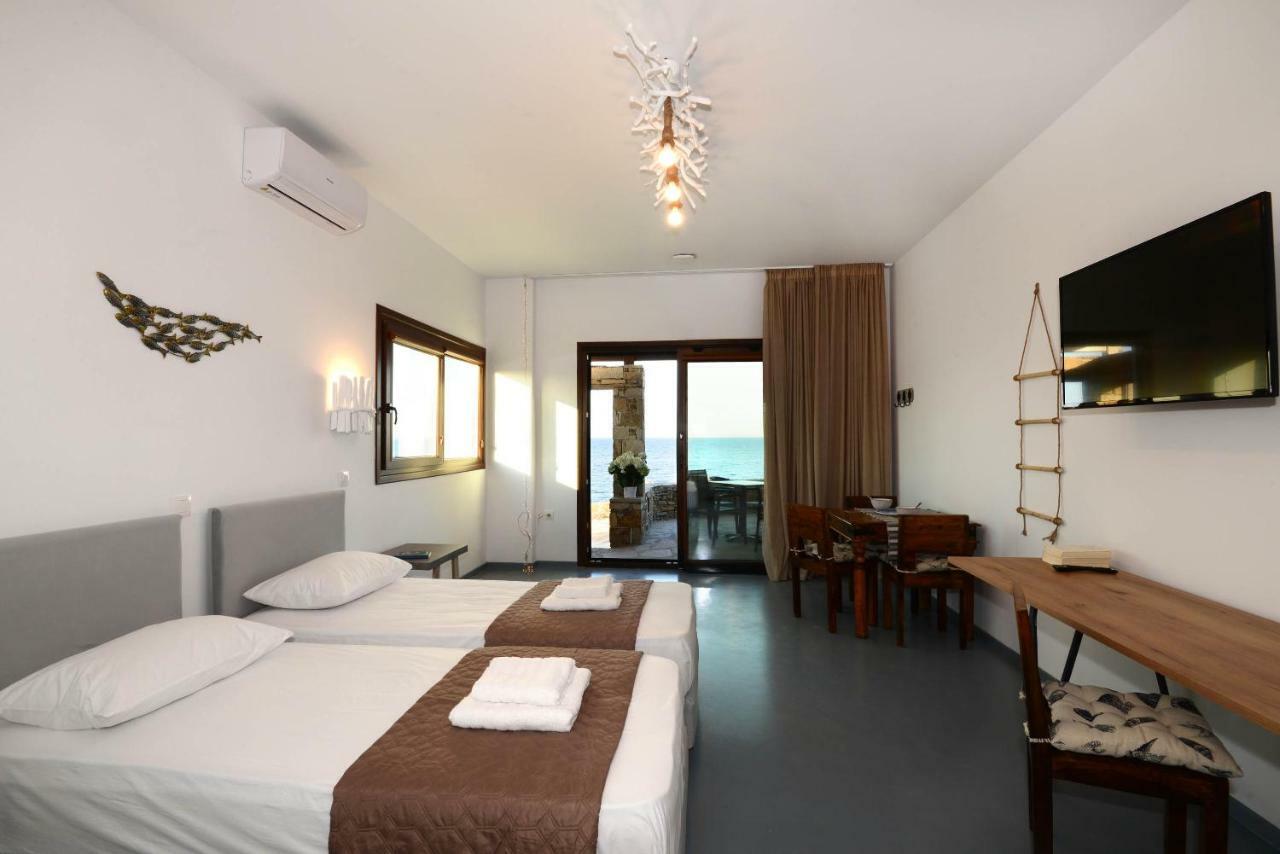 Lalari Beach Suites Vari  Exterior photo