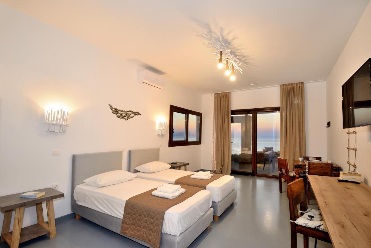 Lalari Beach Suites Vari  Exterior photo